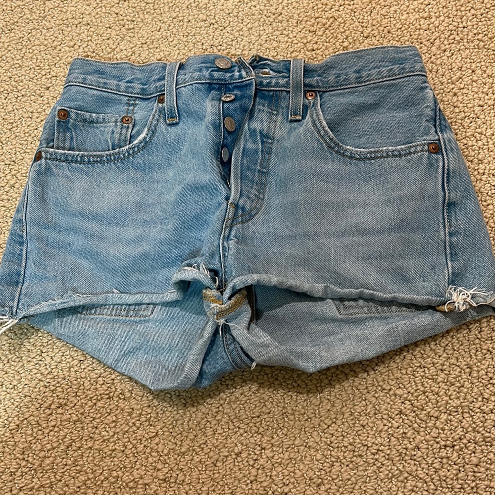 Levi 501 jean shorts!!